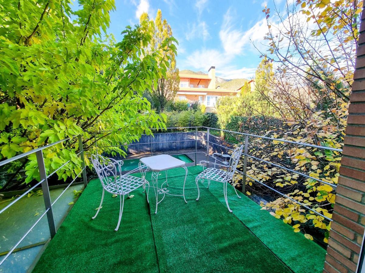 Villa Guara Golf Y Pool Comotucasa Nueno Ngoại thất bức ảnh