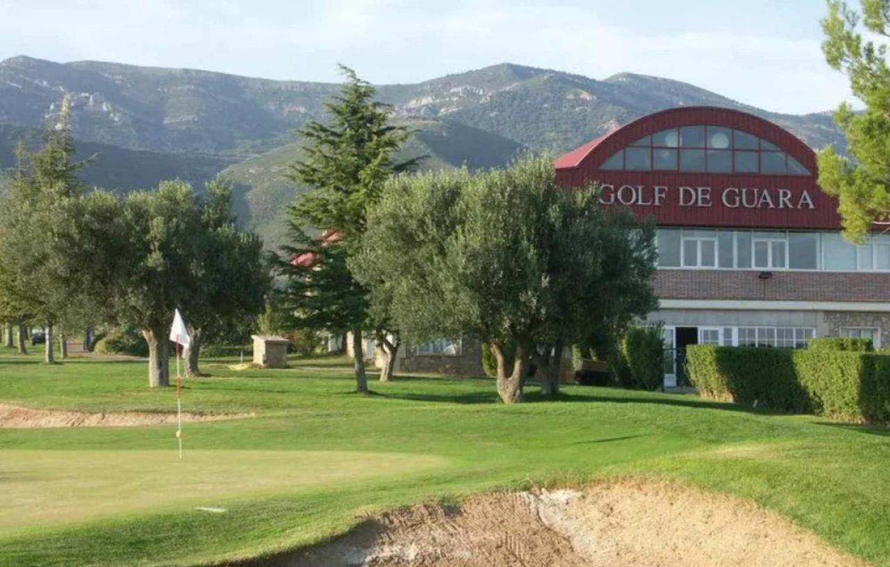 Villa Guara Golf Y Pool Comotucasa Nueno Ngoại thất bức ảnh
